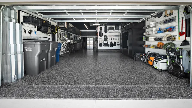A high-capacity workshop with clearly assigned storage areas.